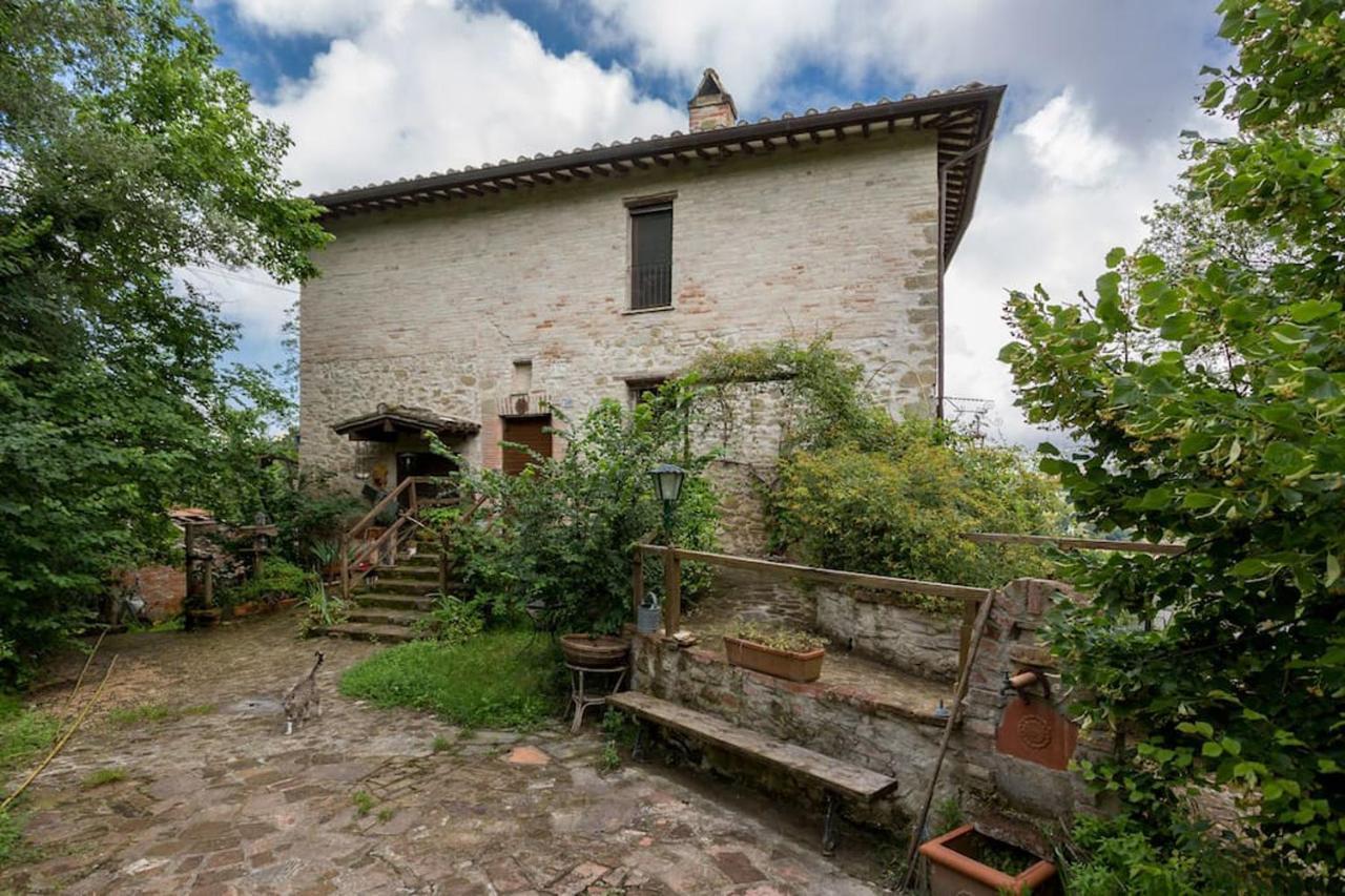 Agriturismo Il Poggio Degli Scoiattoli Perugia Exterior foto