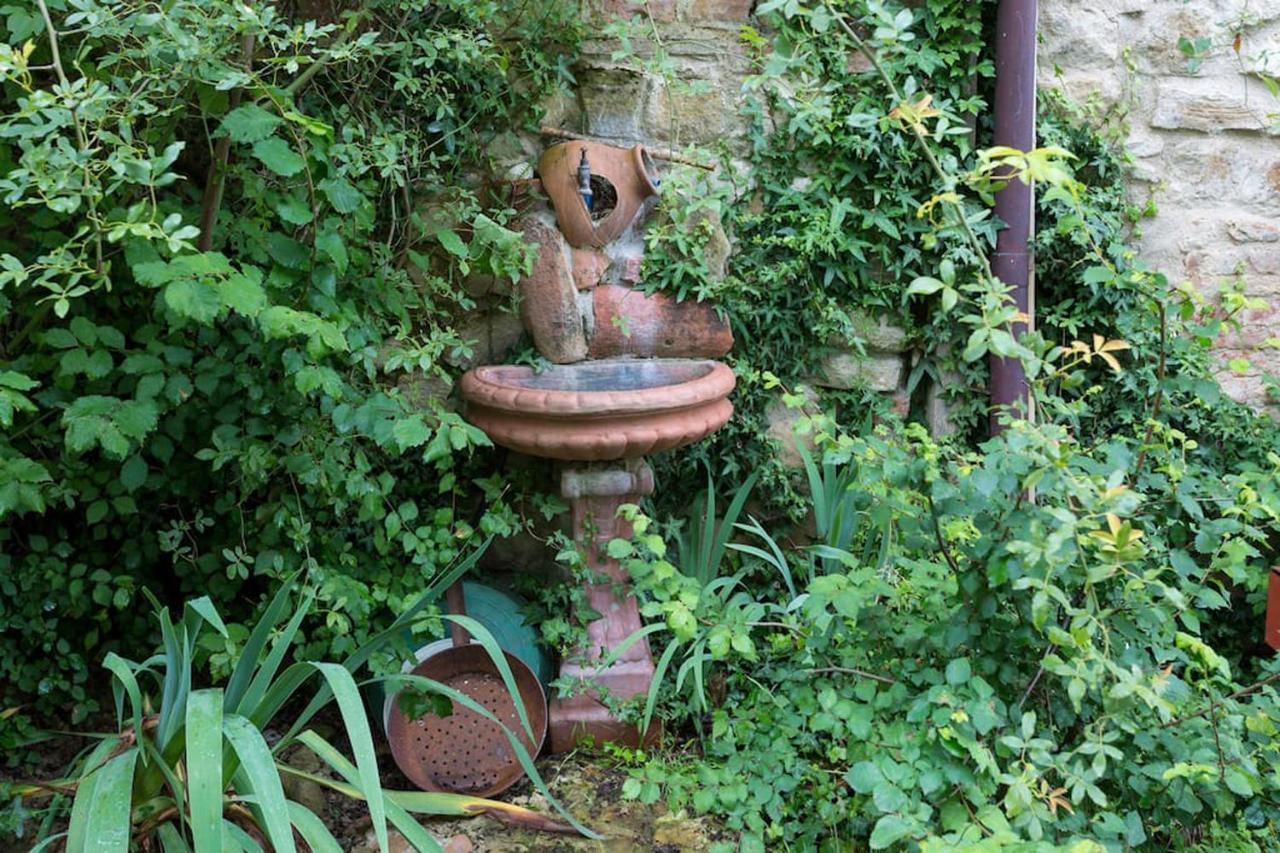 Agriturismo Il Poggio Degli Scoiattoli Perugia Exterior foto